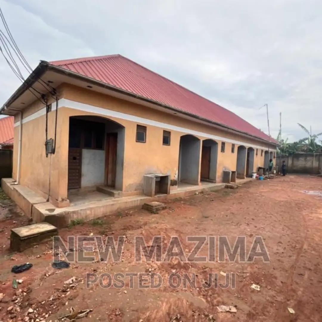 7bdrm House in Kawempe Kawanda, Central Division for sale