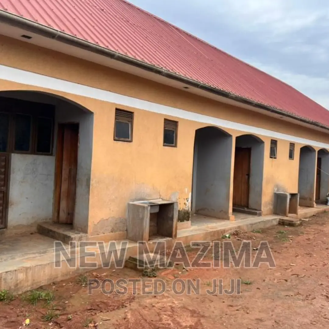 7bdrm House in Kawempe Kawanda, Central Division for sale