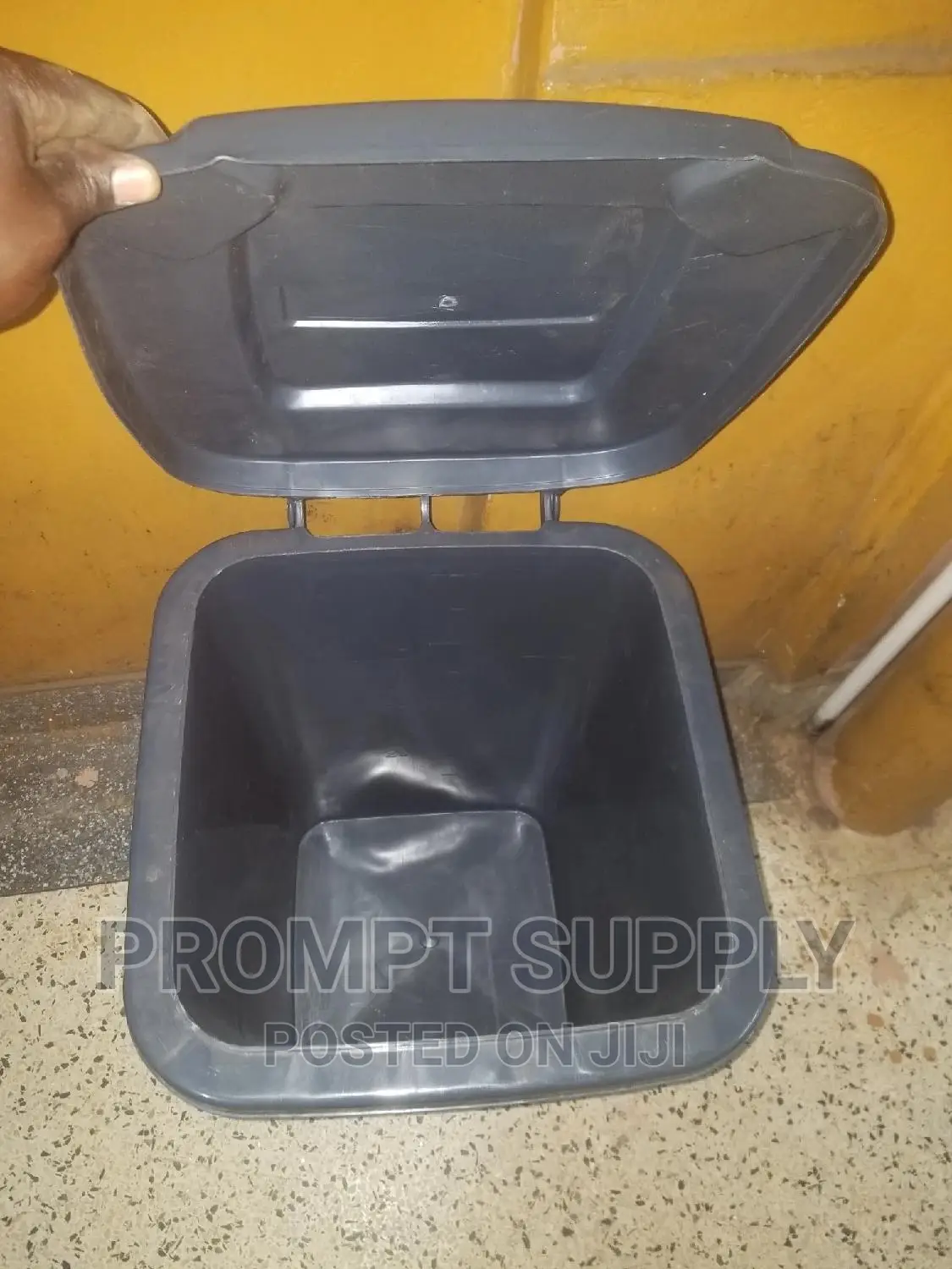 50L Household Wastebin With Wheels