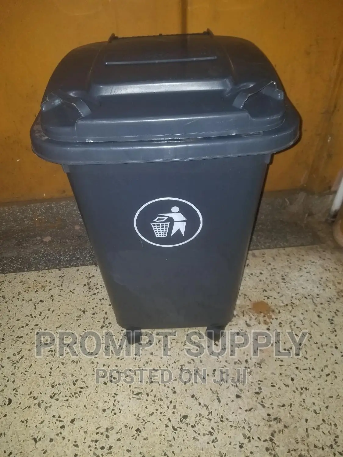 50L Household Wastebin With Wheels