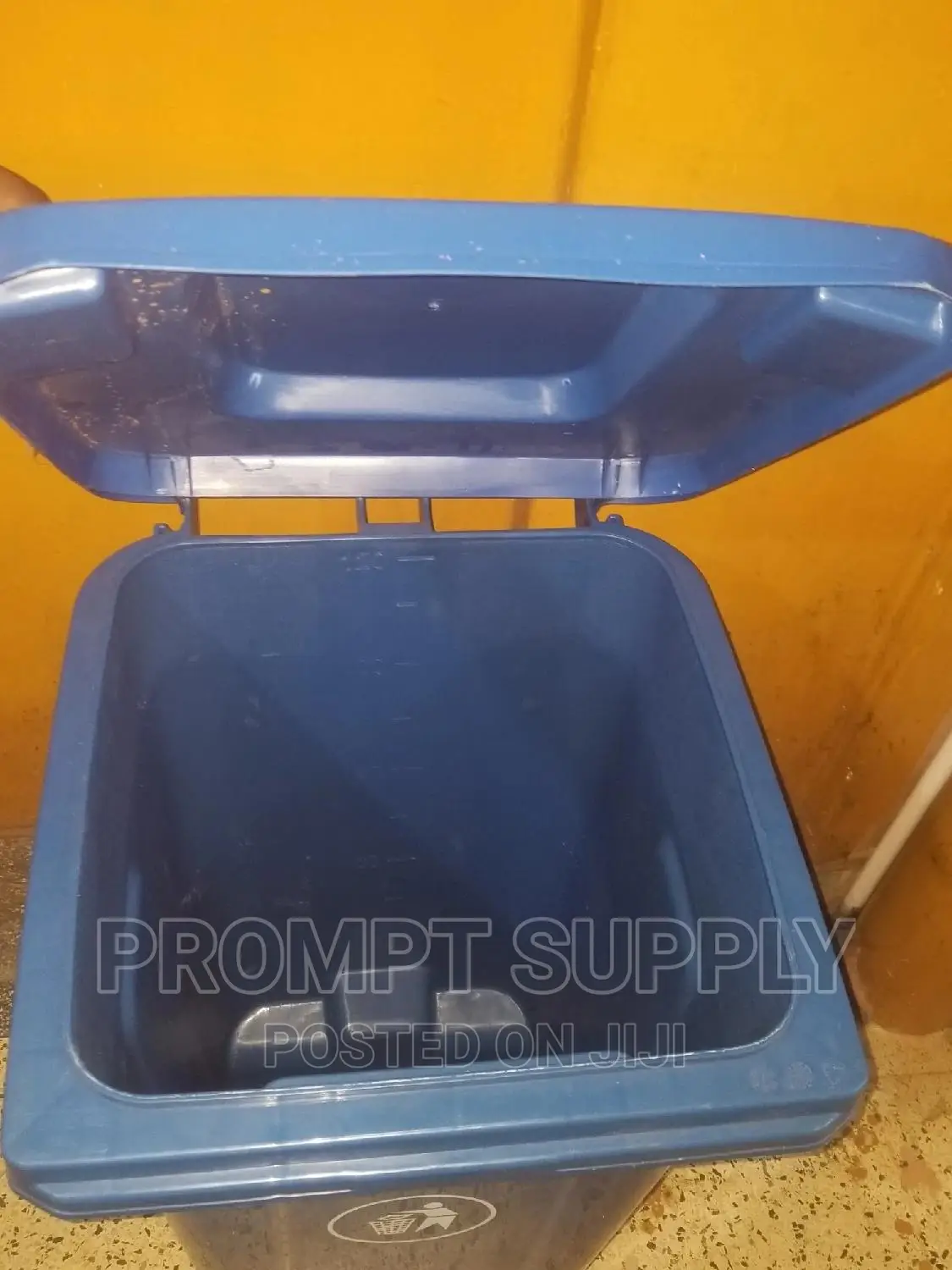 120L Outdoor Wastebin-Blue