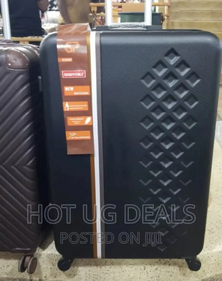 4-wheel Large Size Waterproof Travel Suitcase - Black