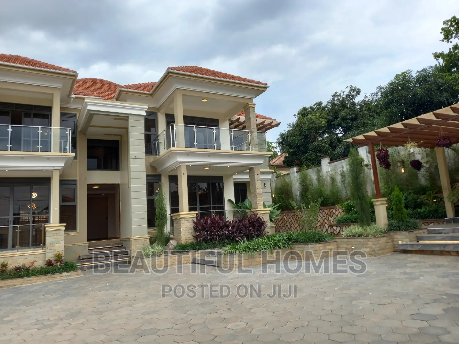 Furnished 6bdrm Mansion in Kyanja Hillview, Nakawa for sale