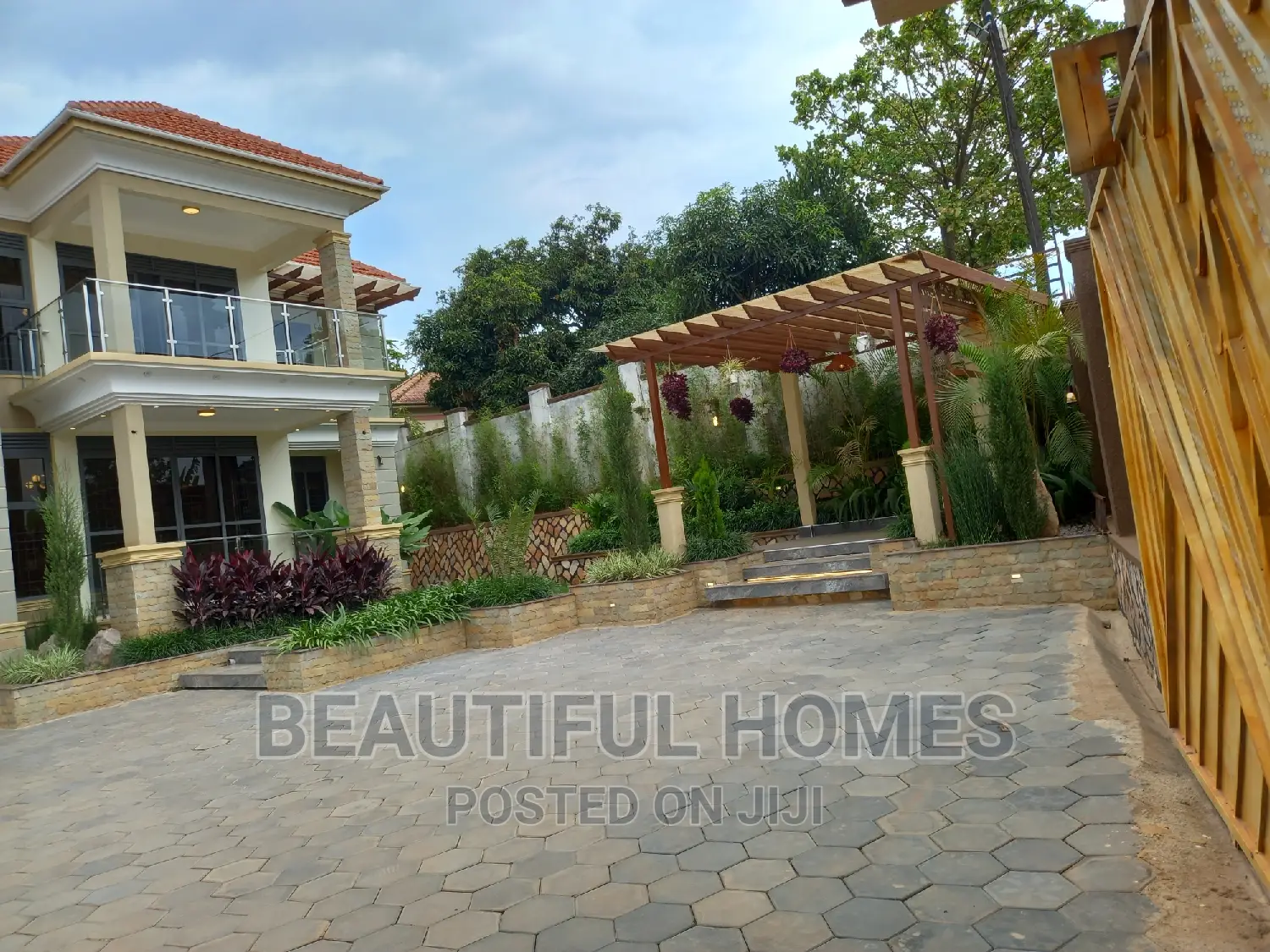 Furnished 6bdrm Mansion in Kyanja Hillview, Nakawa for sale