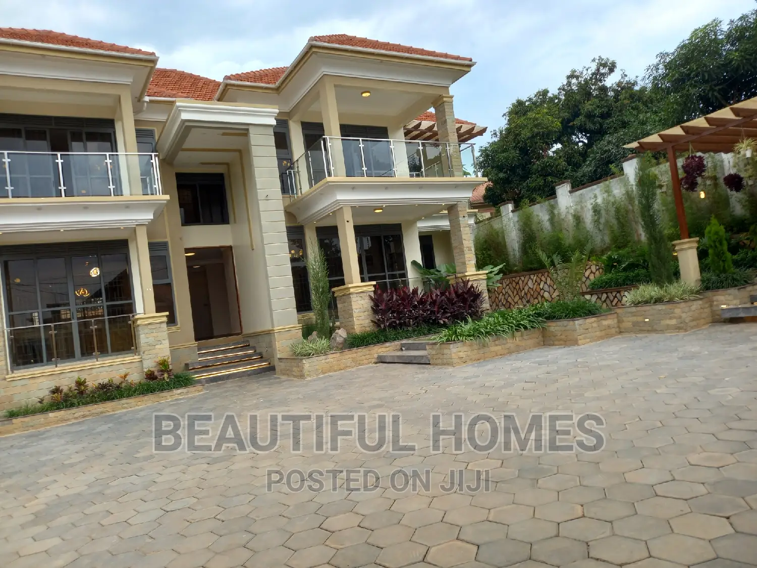 Furnished 6bdrm Mansion in Kyanja Hill View, Nakawa for sale