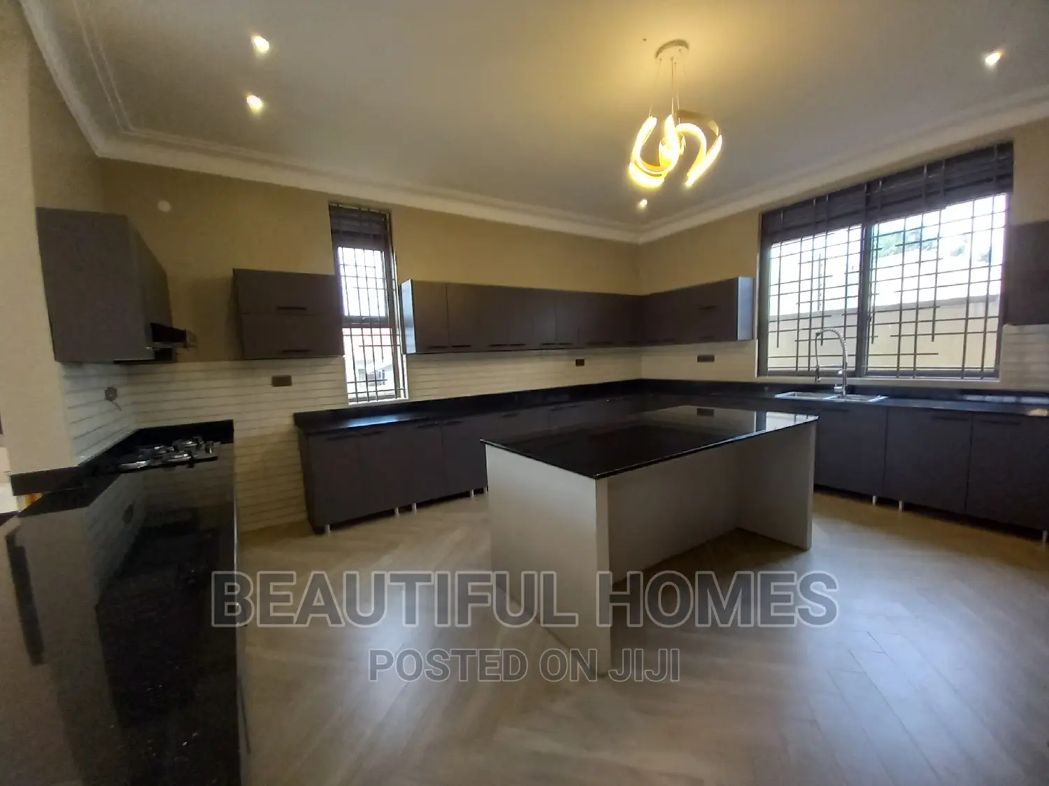 Furnished 6bdrm Mansion in Kyanja Hill View, Nakawa for sale