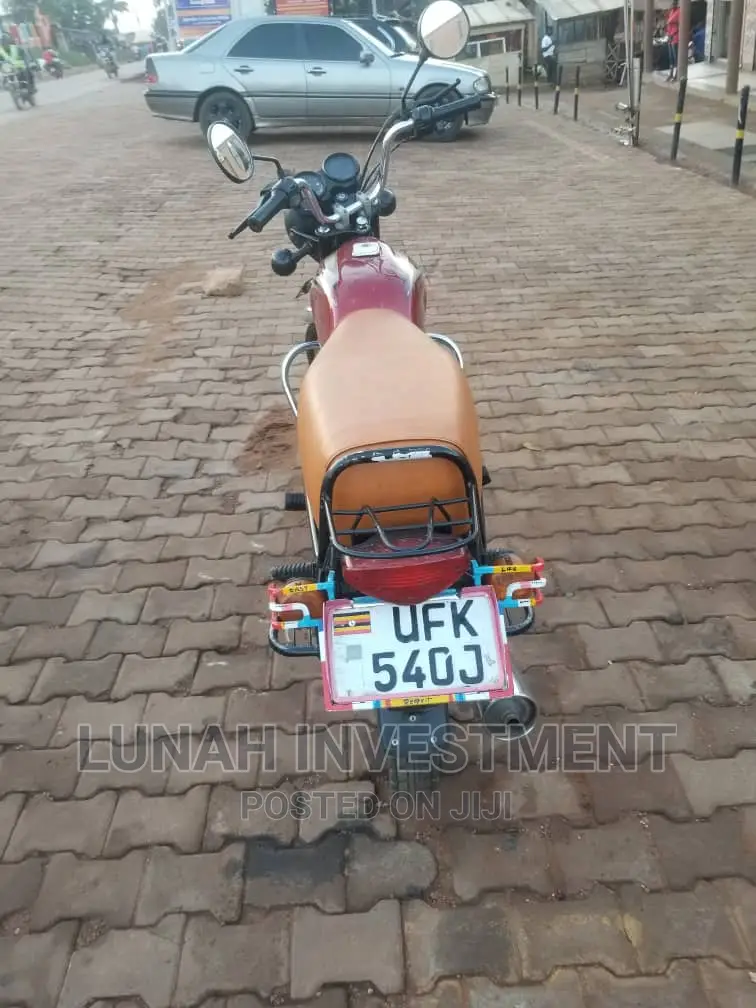 Bajaj Boxer 100 2022 Red