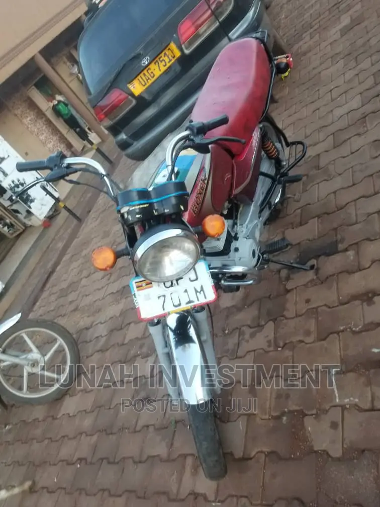 Bajaj Boxer 125 2023 Red