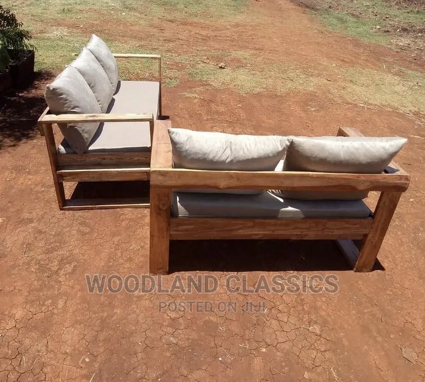 A Set of These Pallet Chairs ( 5 Seating Capacity) in Nakawa