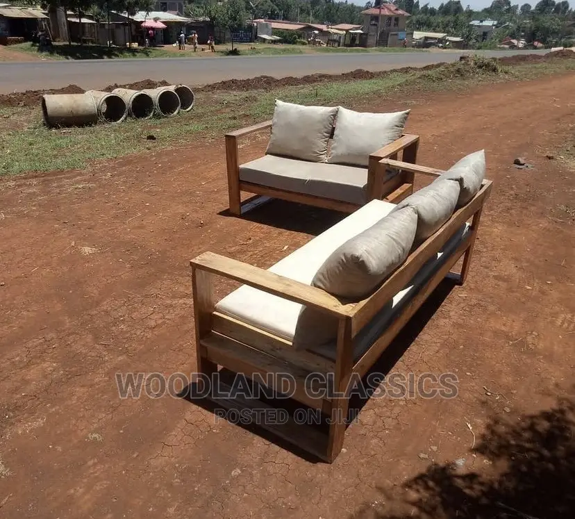 A Set of These Pallet Chairs ( 5 Seating Capacity) in Nakawa
