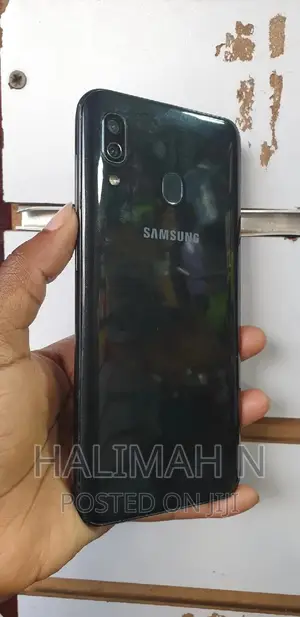 Samsung Galaxy A30 64 GB Black