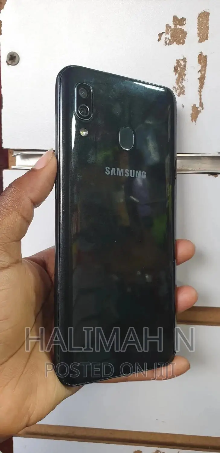 Samsung Galaxy A30 64 GB Black