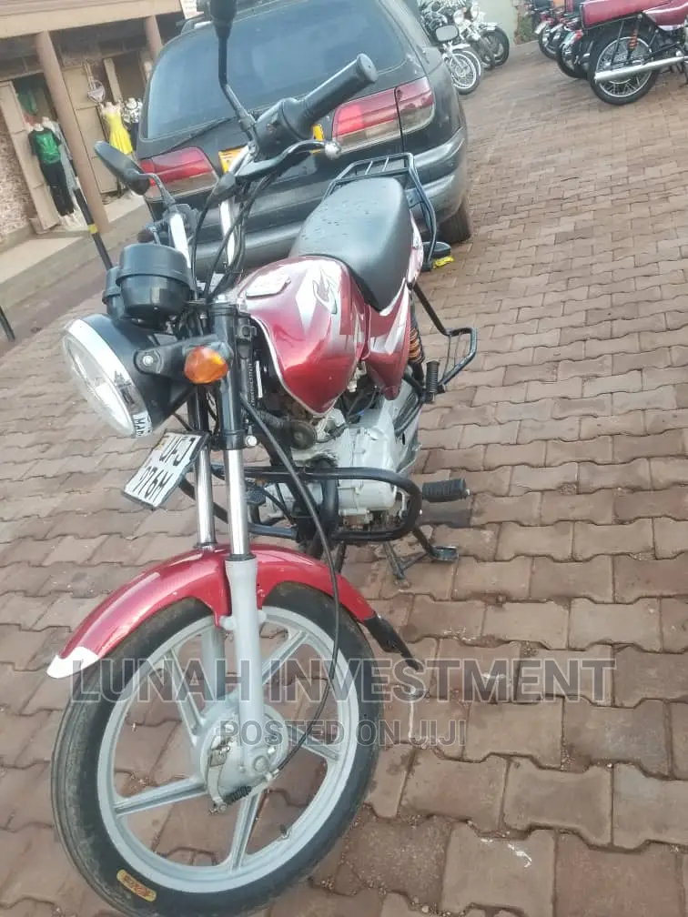 Bajaj Boxer 125 2023 Red