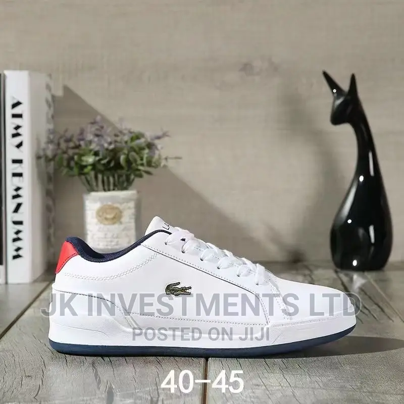 Lacoste Sneakers