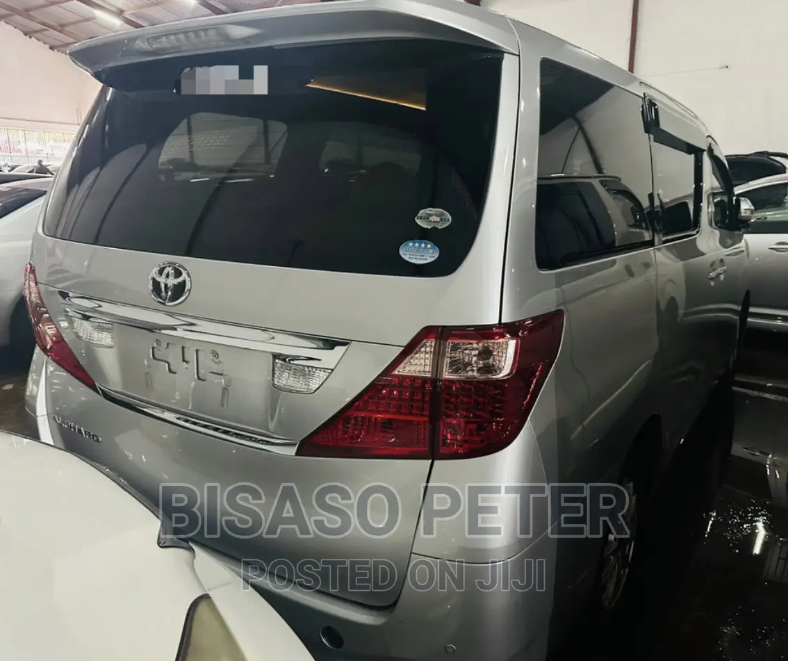 Toyota Alphard 2009 Silver