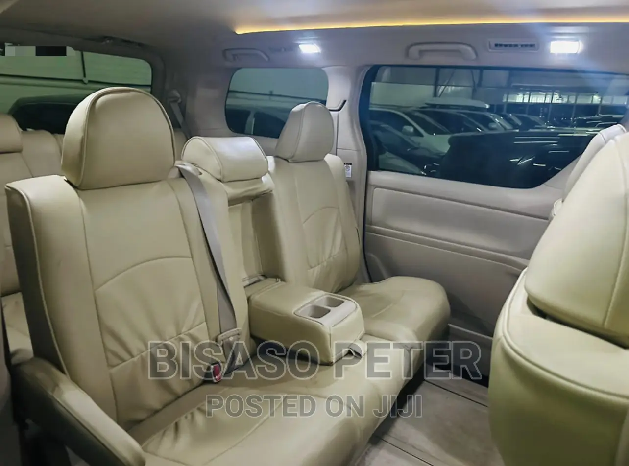 Toyota Alphard 2009 Silver