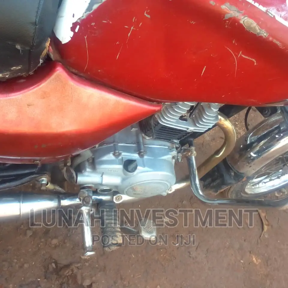 Bajaj Boxer 100 2021 Red