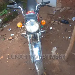 Bajaj Boxer 100 2021 Red