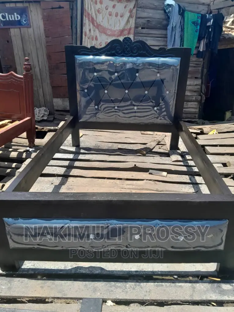 Leather Bed 4x6