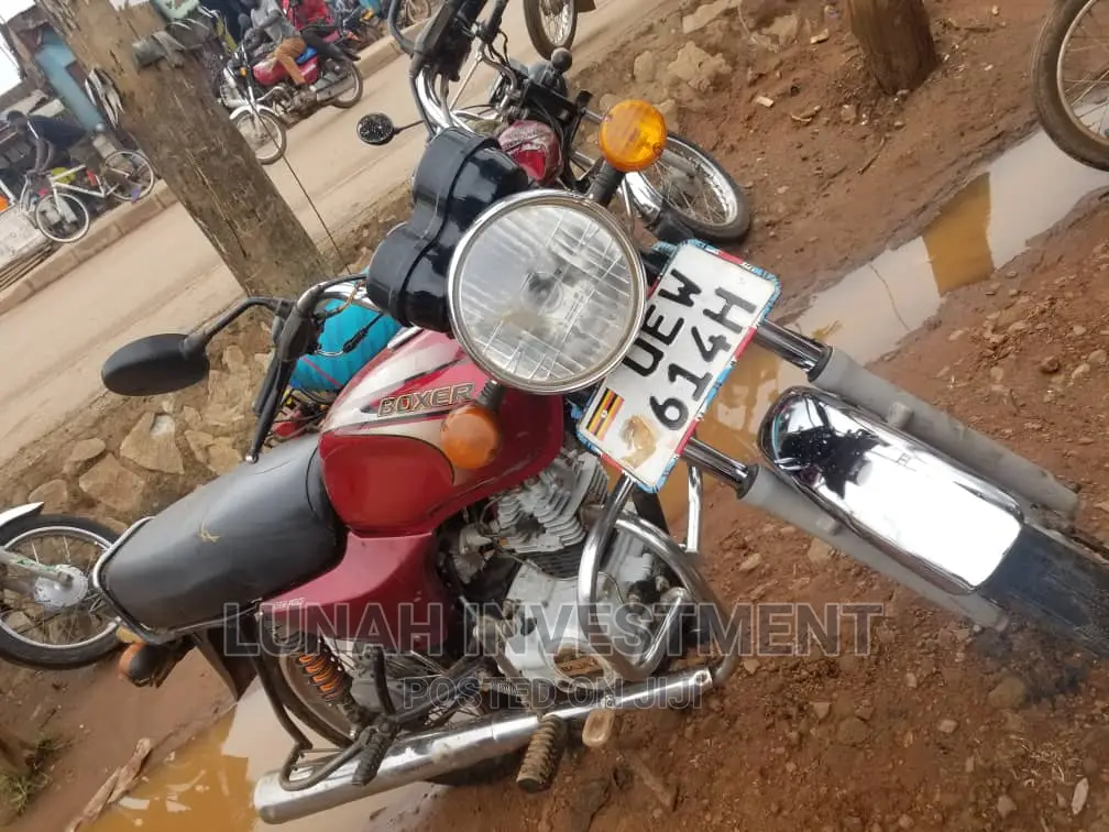 Bajaj Boxer 100 2021 Red