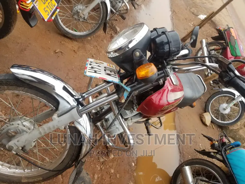 Bajaj Boxer 100 2021 Red
