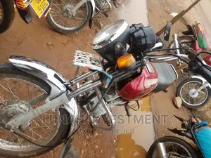 Bajaj Boxer 100 2021 Red