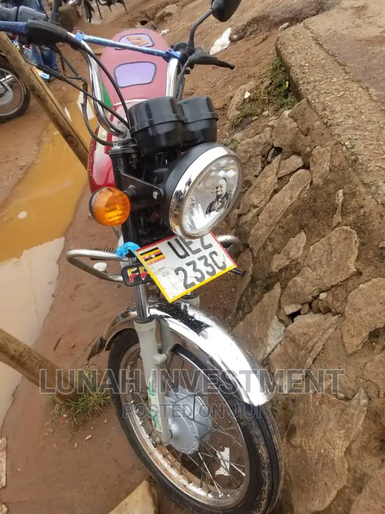 Bajaj Boxer 100 2021 Red