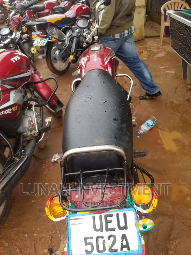 Bajaj Boxer 100 2022 Red
