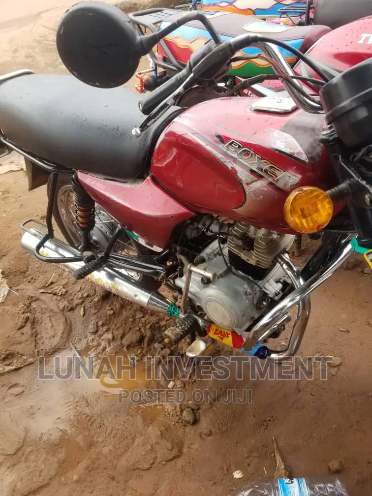 Bajaj Boxer 100 2022 Red