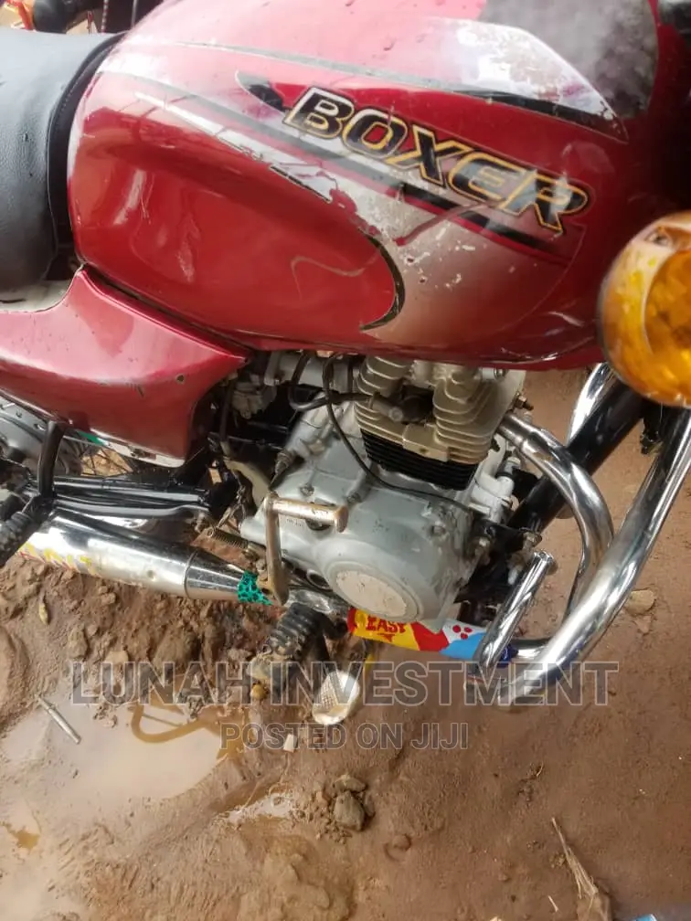 Bajaj Boxer 100 2022 Red