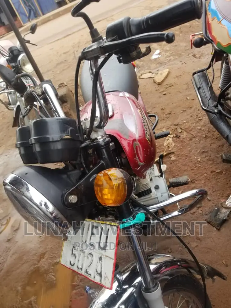 Bajaj Boxer 100 2022 Red