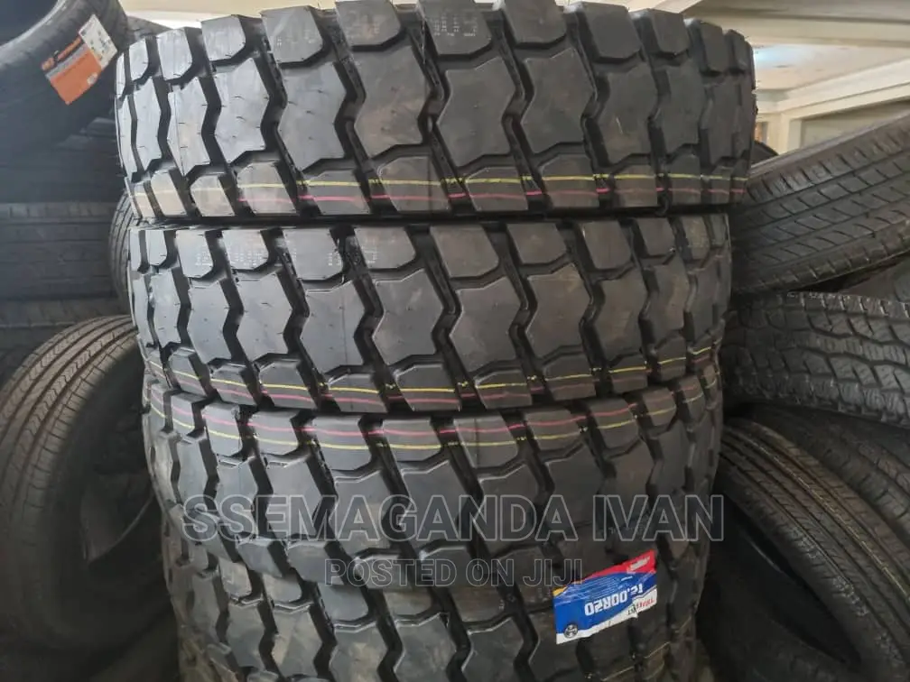 1200r20 Behind Truck Tyres