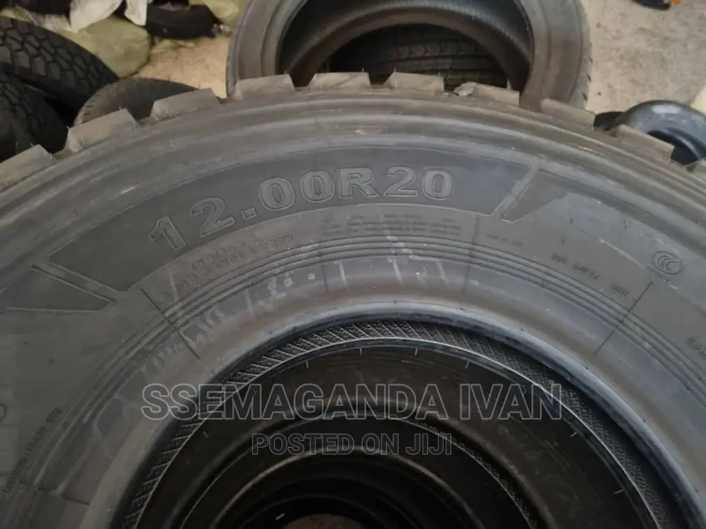 1200r20 Behind Truck Tyres