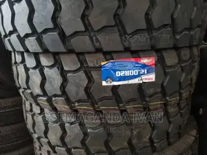 1200r20 Behind Truck Tyres