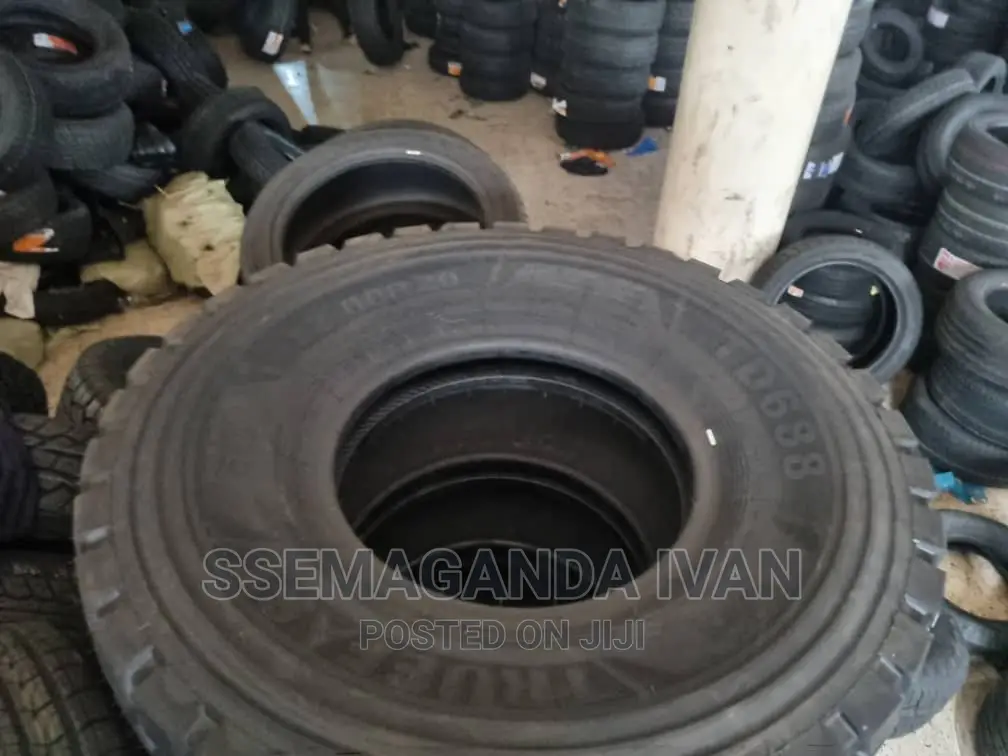 1200r20 Behind Truck Tyres