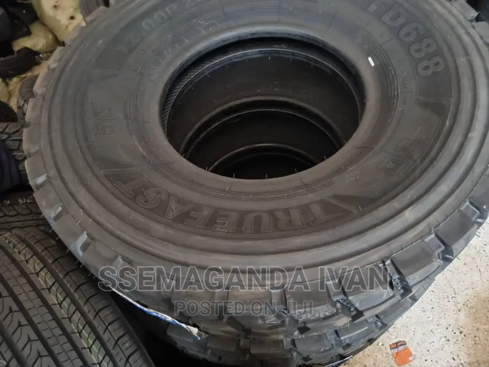 1200r20 Behind Truck Tyres