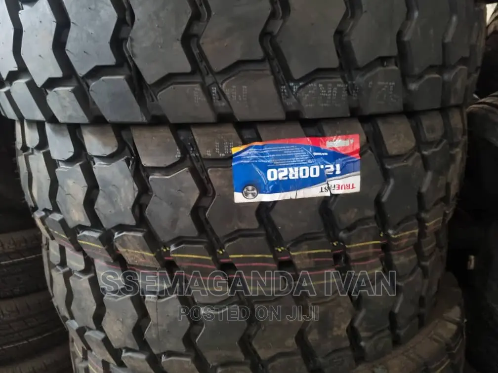 1200r20 Behind Truck Tyres