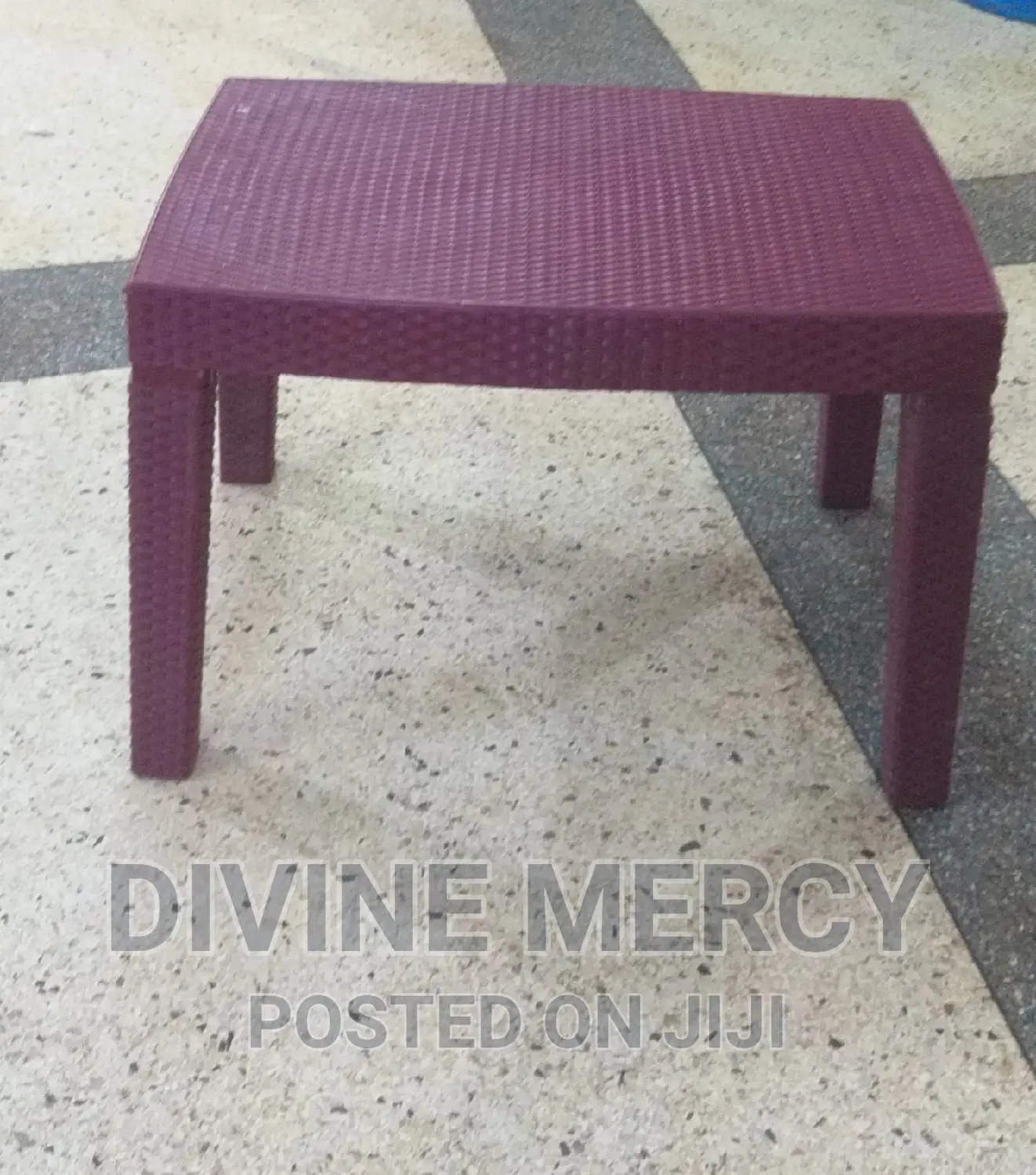 Medium Square Table With Removable Legs