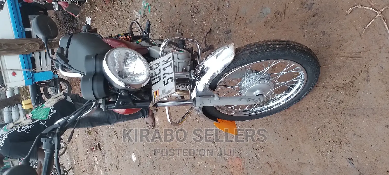 Bajaj Boxer 100 2022 Red