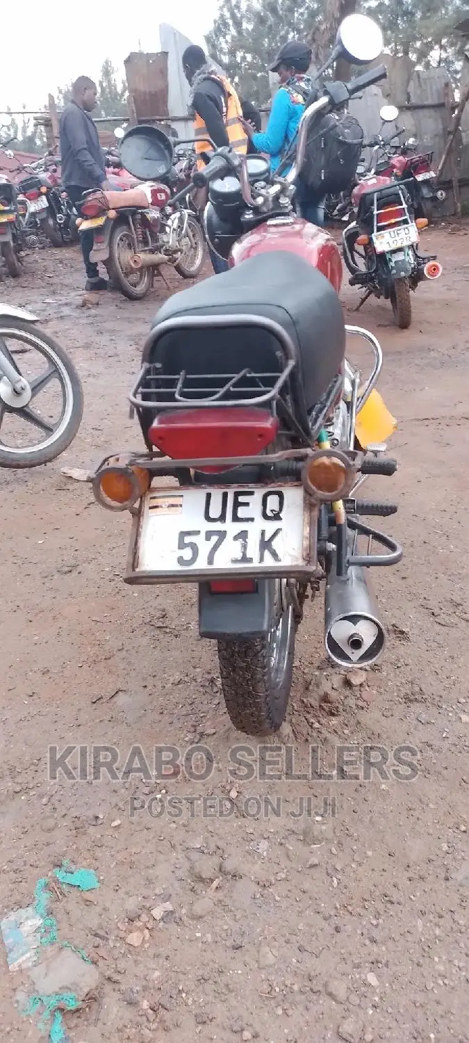 Bajaj Boxer 100 2022 Red