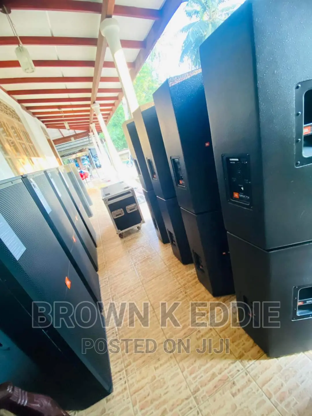 JBL SRX715 Top Speakers