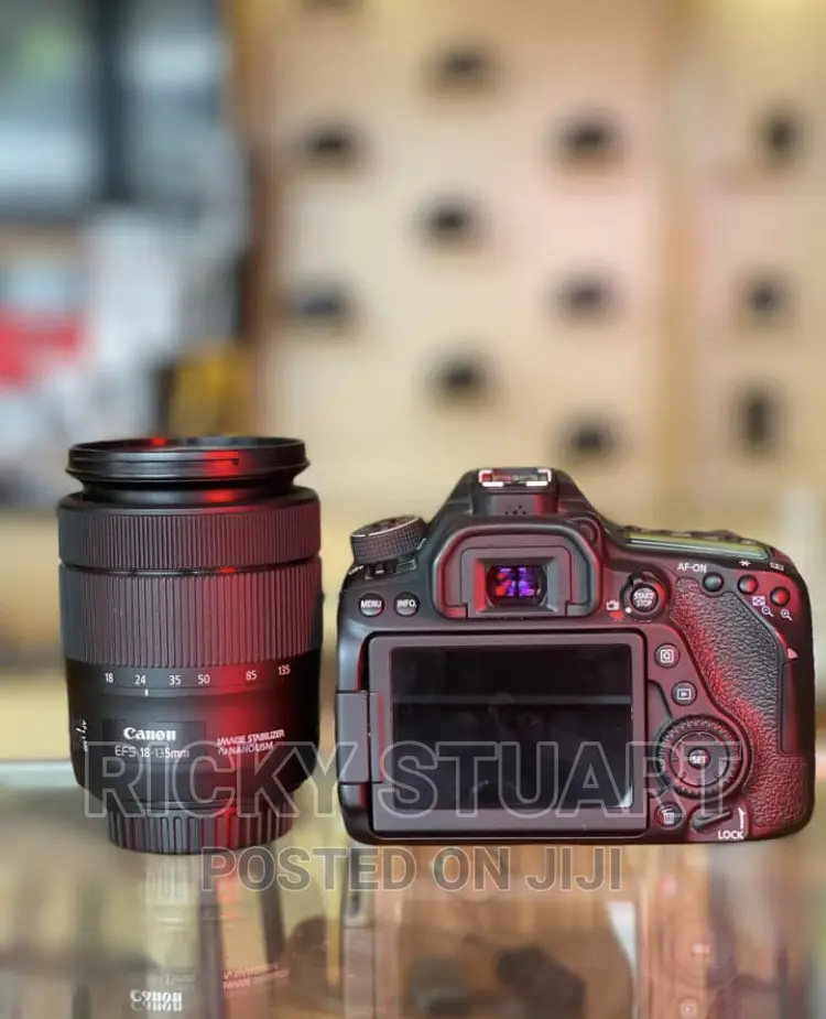Canon 80D WTH 18-135mm Lens