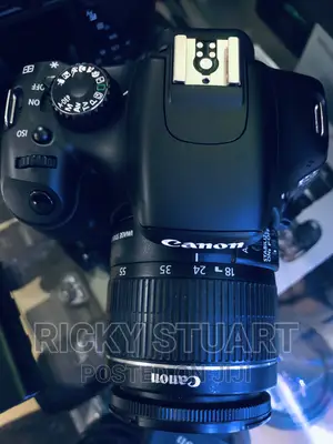 Canon 550D WTH 18-55mm Lens