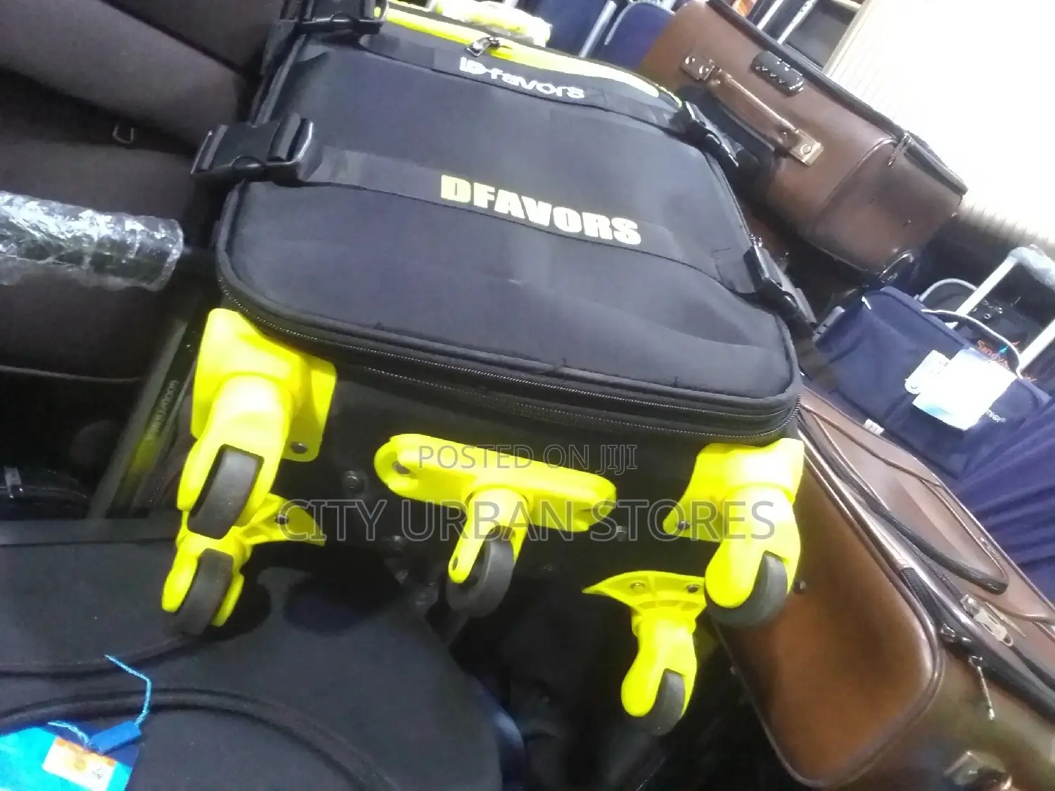 Dfavours Suitcases