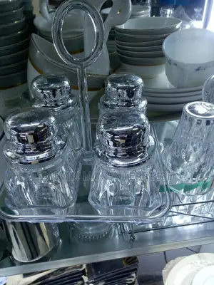 Salt Shaker Set