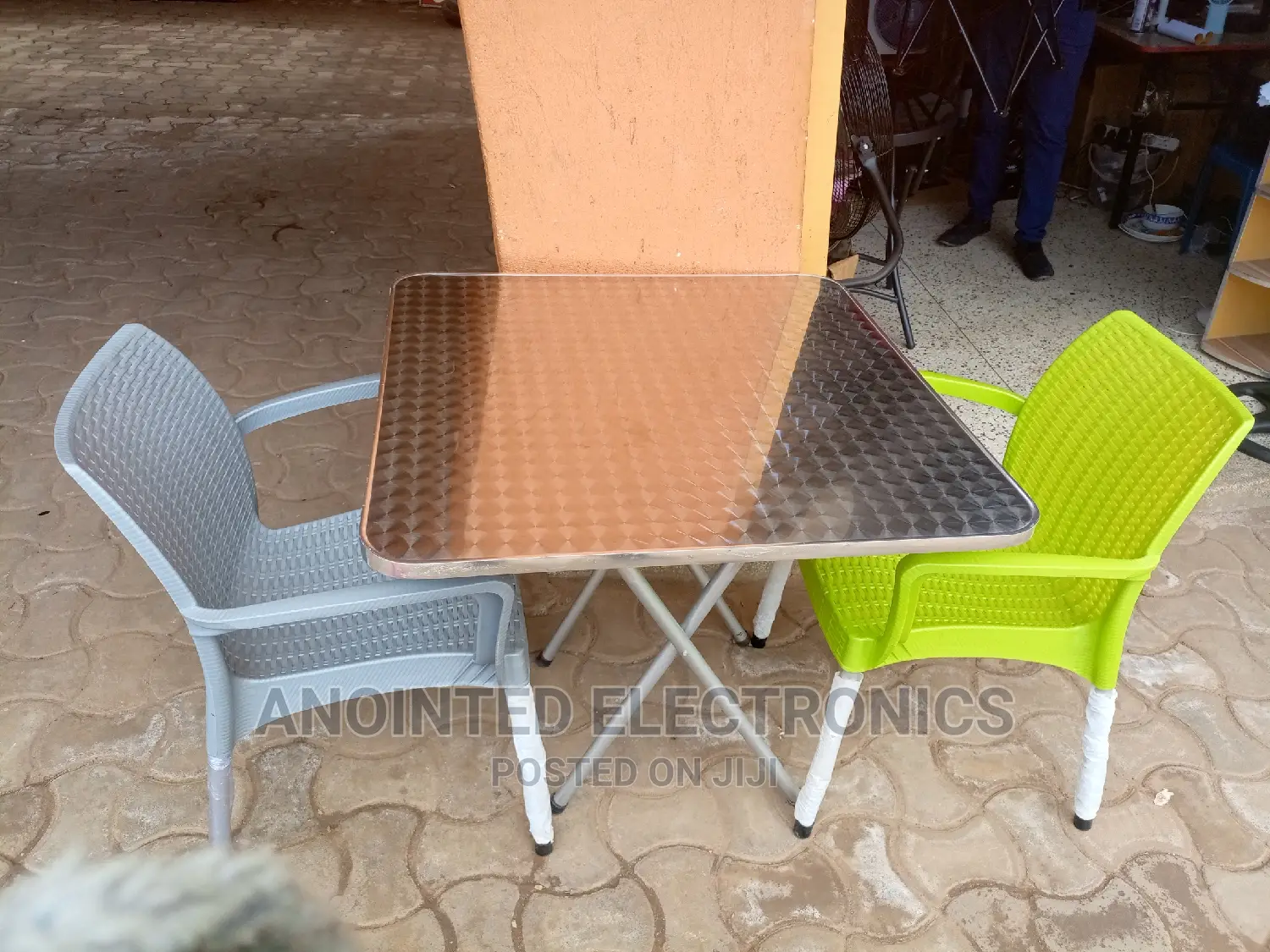A Set of Dining Table With 2 Chairs