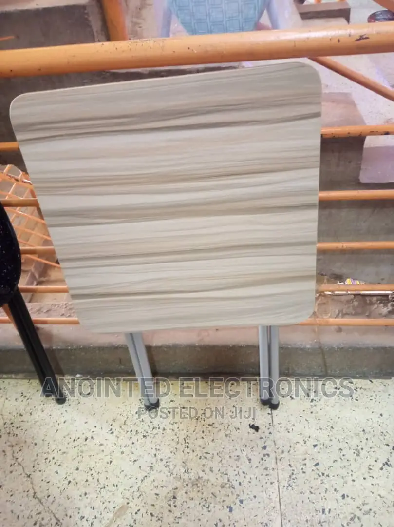 Foldable Reading Table