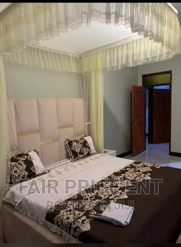 Classy Wall Mount Rail Mosquito Net. 6x6.( Cream)