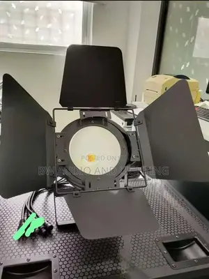 Photo - 200w Cob Light With Ban Doors