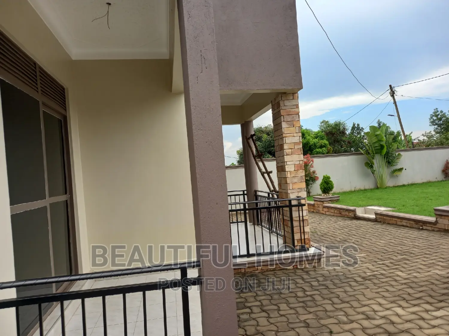 Furnished 4bdrm Bungalow in Kira for sale
